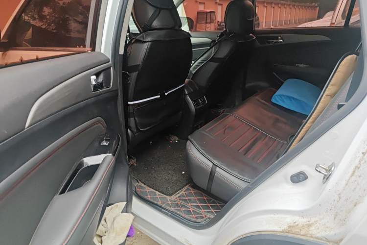 Used CHANGAN CS75 2017 Shangkui Edition 1.5T Automatic Fengxiang Model Left Rear Seat
