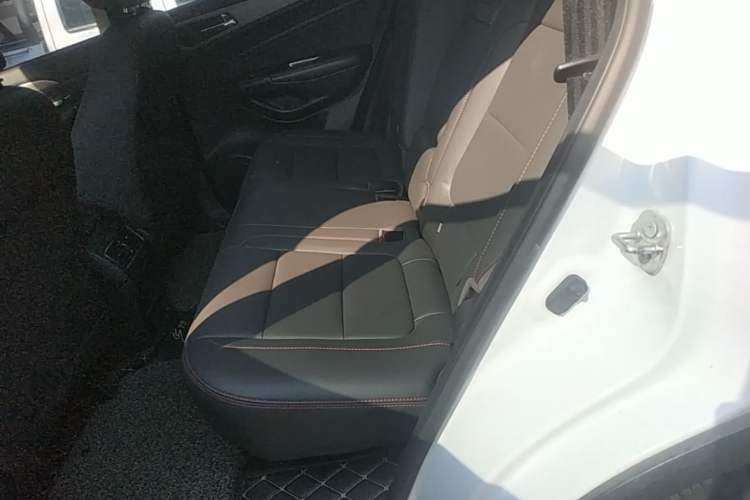 Used CHANGAN CS75 2017 Shangkui Edition 1.5T Automatic Fengxiang Model Left Rear Seat