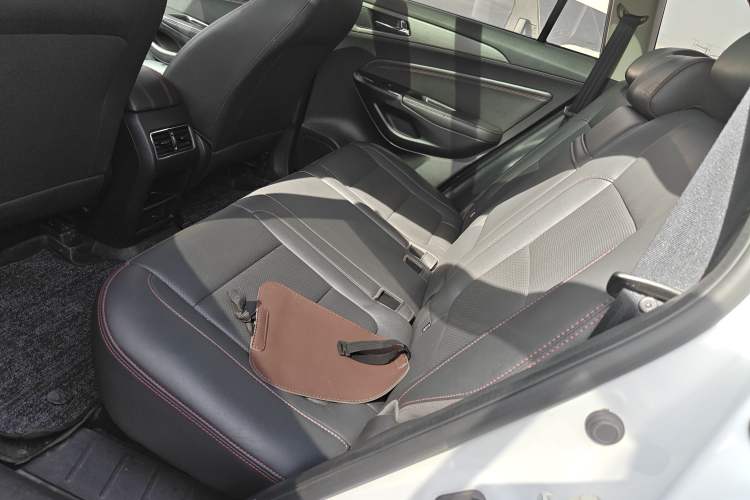 Used CHANGAN CS75 2017 Shangku Edition 1.5T Manual ZhiXiang Model Left Rear Seat