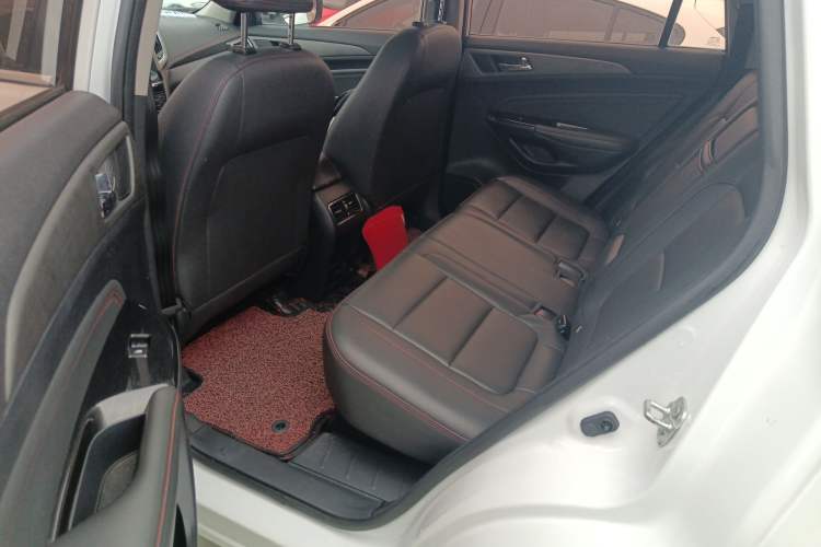 Used CHANGAN CS75 2017 Shangkui Edition 1.5T Automatic Fengxiang Model Left Rear Seat