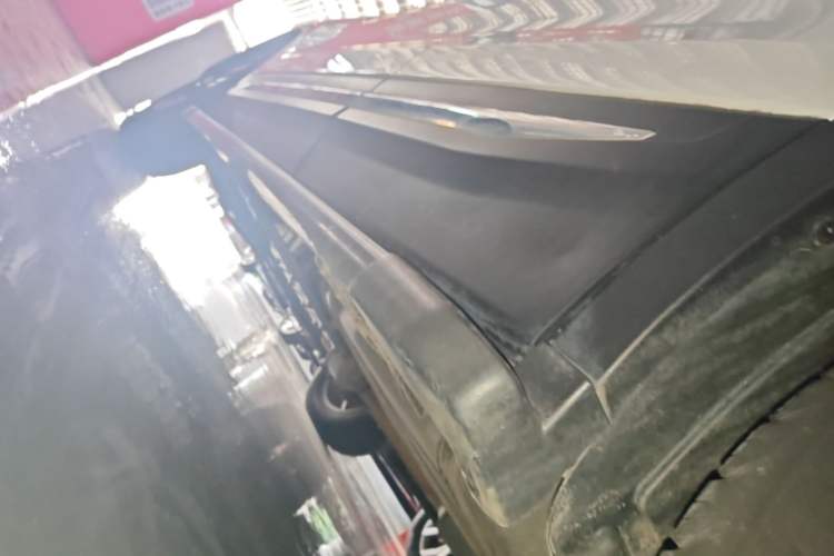 Used CHANGAN CS75 2017 Shangkui Edition 1.5T Manual Fengxiang Model Left Side Sill