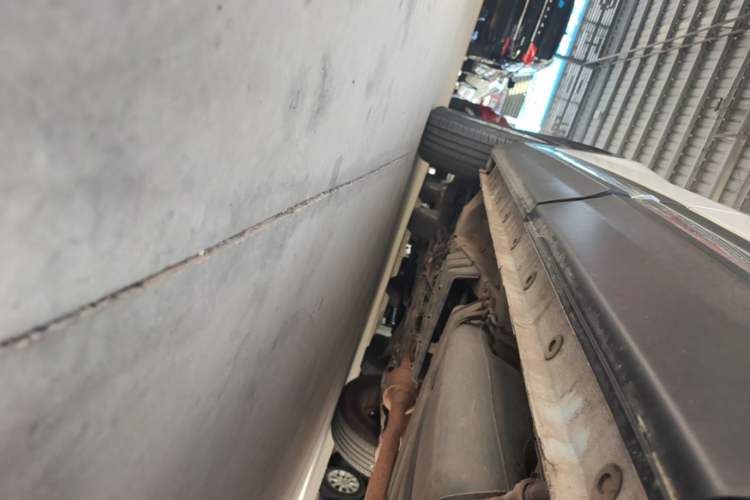 Used CHANGAN CS75 2017 Shangkui Edition 1.5T Automatic Fengxiang Model Left Side Sill