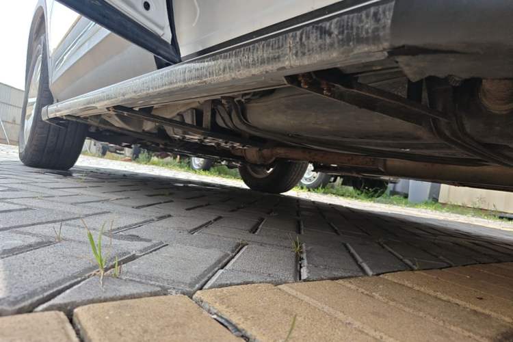 Used CHANGAN CS75 2017 Shangkui Edition 1.5T Automatic Fengxiang Model Left Side Sill