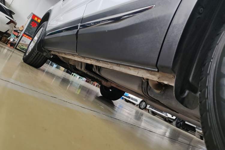 Used CHANGAN CS75 2017 Shangkui Edition 1.5T Automatic Fengxiang Model Left Side Sill