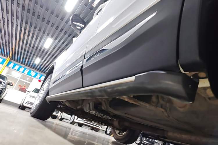 Used CHANGAN CS75 2017 Shangkui Edition 1.5T Automatic Fengxiang Model Left Side Sill