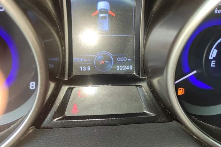 Used CHANGAN CS75 2017 Shangkui Edition 1.5T Manual Fengxiang Model Odometer Close Up