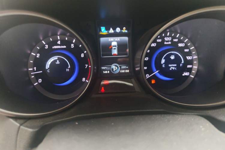 Used CHANGAN CS75 2017 Shangkui Edition 1.5T Automatic Fengyue Model Odometer Close Up