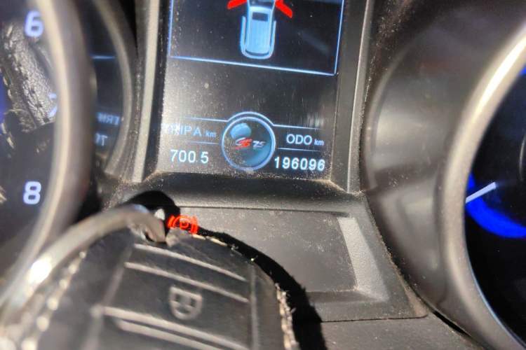 Used CHANGAN CS75 2017 Shangku Edition 1.5T Manual ZhiXiang Model Odometer Close Up