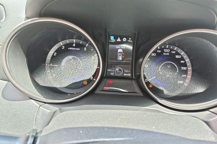 Used CHANGAN CS75 2017 Shangkui Edition 1.5T Manual Fengxiang Model Odometer Close Up