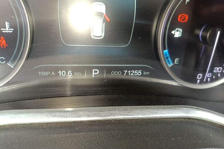 Used CHANGAN CS75 2017 Shangkui Edition 1.5T Automatic Fengxiang Model Odometer Close Up