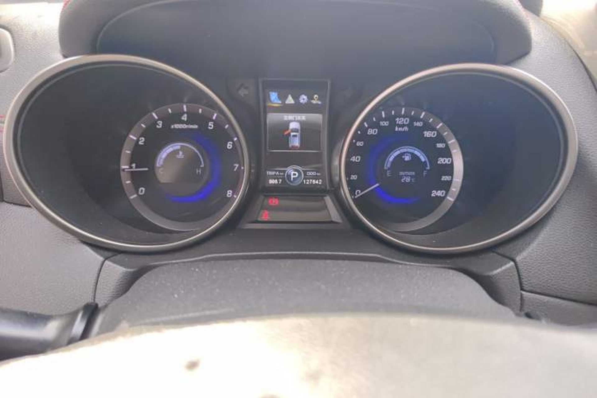 Used CHANGAN CS75 2017 Shangkui Edition 1.5T Automatic Fengyue Model Odometer Close Up