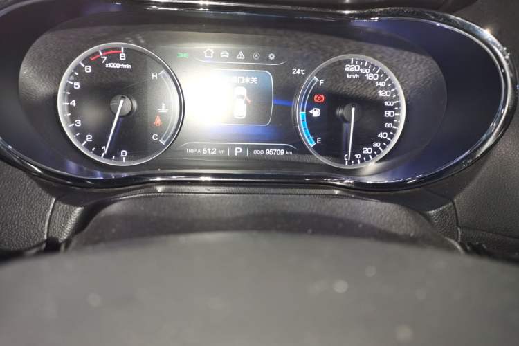 Used CHANGAN CS75 2017 Shangkui Edition 1.5T Automatic Fengxiang Model Odometer Close Up