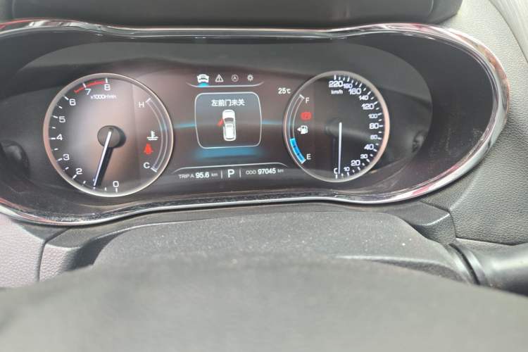 Used CHANGAN CS75 2017 Shangkui Edition 1.5T Automatic Fengxiang Model Odometer Close Up