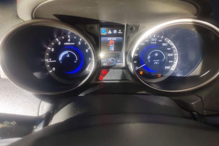 Used CHANGAN CS75 2017 Shangkui Edition 1.5T Manual Fengxiang Model Odometer Close Up