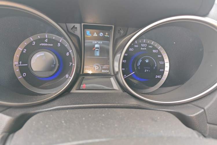 Used CHANGAN CS75 2017 Shangkui Edition 1.5T Automatic Fengyue Model Odometer Close Up