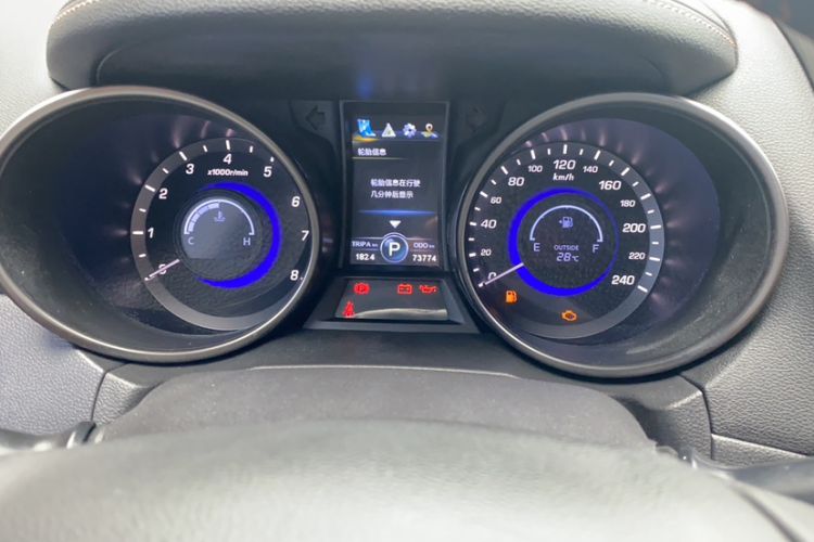 Used CHANGAN CS75 2017 Shangkui Edition 1.5T Automatic Fengyue Model Odometer Close Up