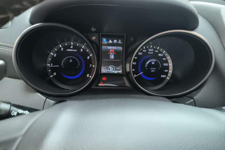 Used CHANGAN CS75 2017 Shangkui Edition 1.5T Automatic Fengyue Model Odometer Close Up