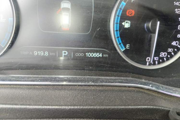Used CHANGAN CS75 2017 Shangkui Edition 1.5T Automatic Fengxiang Model Odometer Close Up