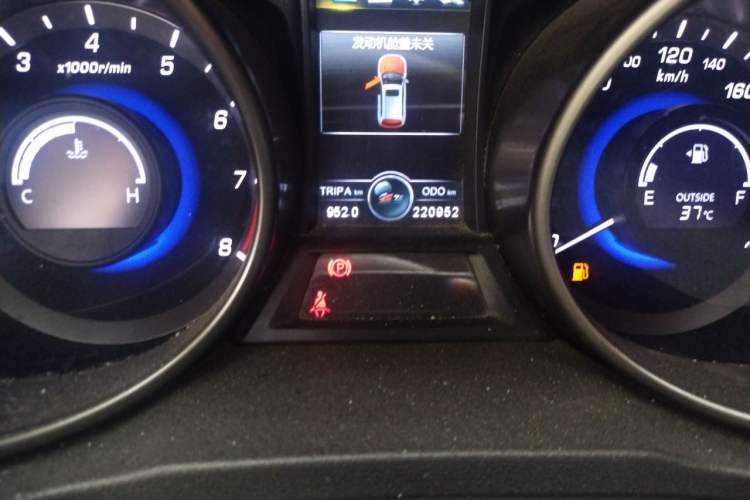 Used CHANGAN CS75 2017 Shangkui Edition 1.5T Manual Enjoyment Model Odometer Close Up