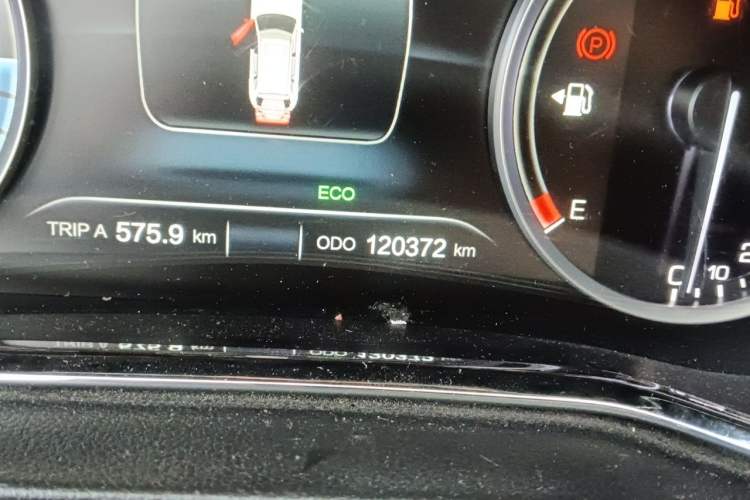 Used CHANGAN CS75 2017 Shangku Edition 1.5T Manual ZhiXiang Model Odometer Close Up