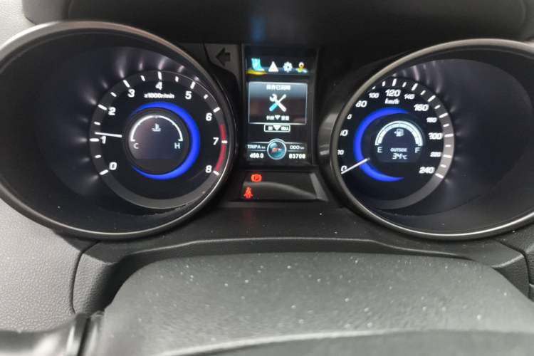 Used CHANGAN CS75 2017 Shangku Edition 1.5T Manual ZhiXiang Model Odometer Close Up