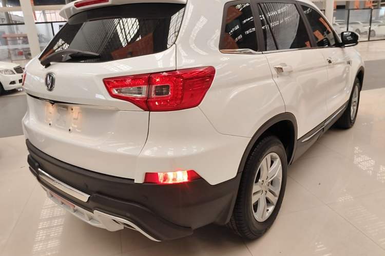 Used CHANGAN CS75 2017 Shangkui Edition 1.5T Automatic Fengxiang Model Rear Right 45 Deg