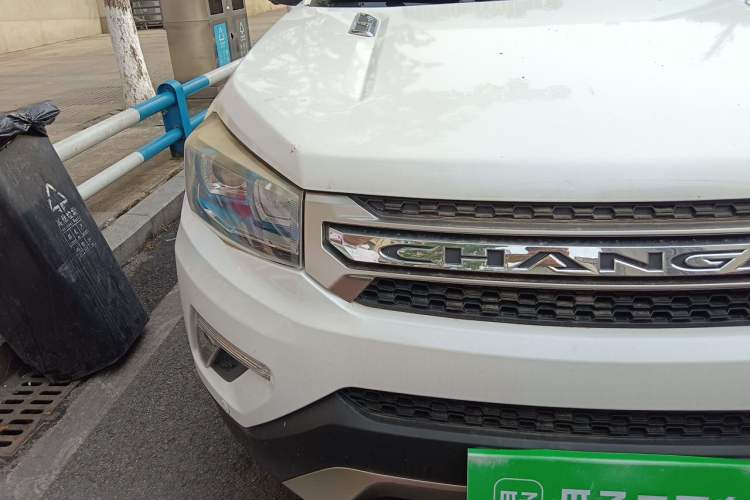 Used CHANGAN CS75 2017 Shangku Edition 1.5T Manual ZhiXiang Model Right Front Headlight