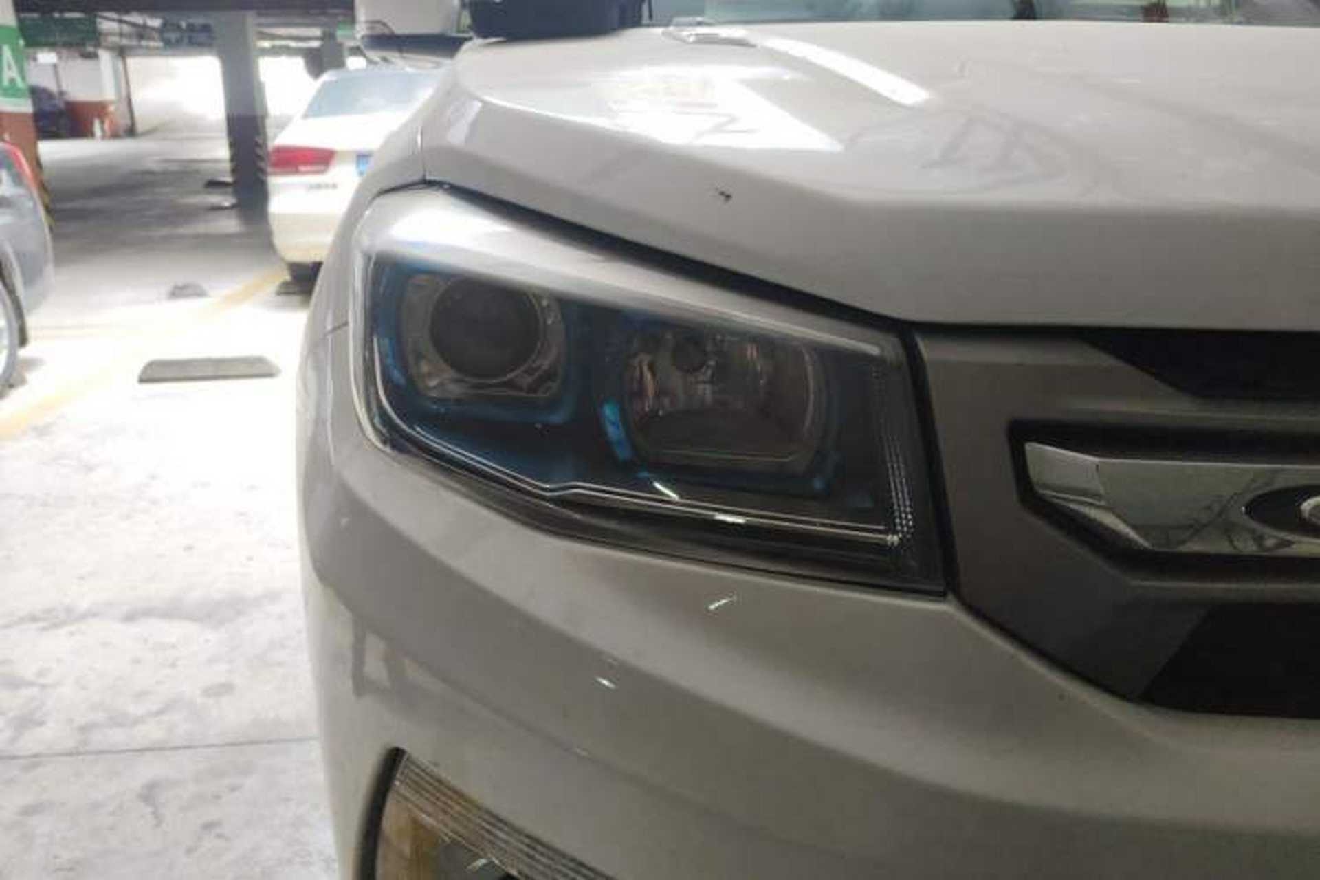 Used CHANGAN CS75 2017 Shangku Edition 1.5T Manual ZhiXiang Model Right Front Headlight