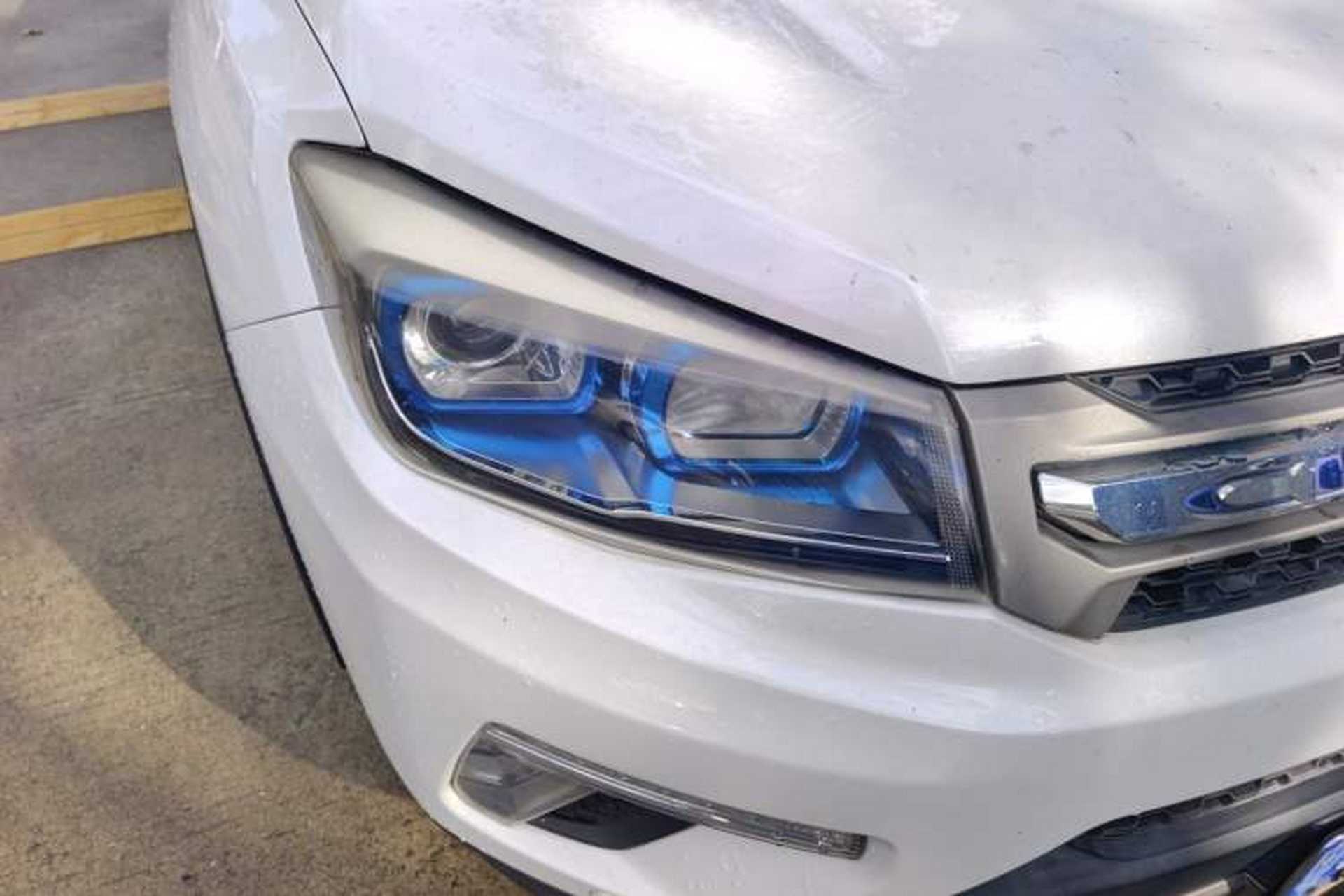 Used CHANGAN CS75 2017 Shangkui Edition 1.5T Automatic Fengyue Model Right Front Headlight