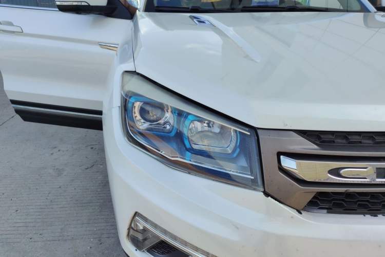 Used CHANGAN CS75 2017 Shangkui Edition 1.5T Manual Fengxiang Model Right Front Headlight