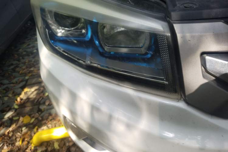 Used CHANGAN CS75 2017 Shangkui Edition 1.5T Manual Enjoyment Model Right Front Headlight