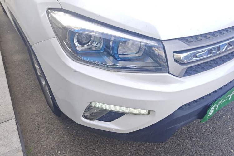 Used CHANGAN CS75 2017 Shangkui Edition 1.5T Manual Fengxiang Model Right Front Headlight
