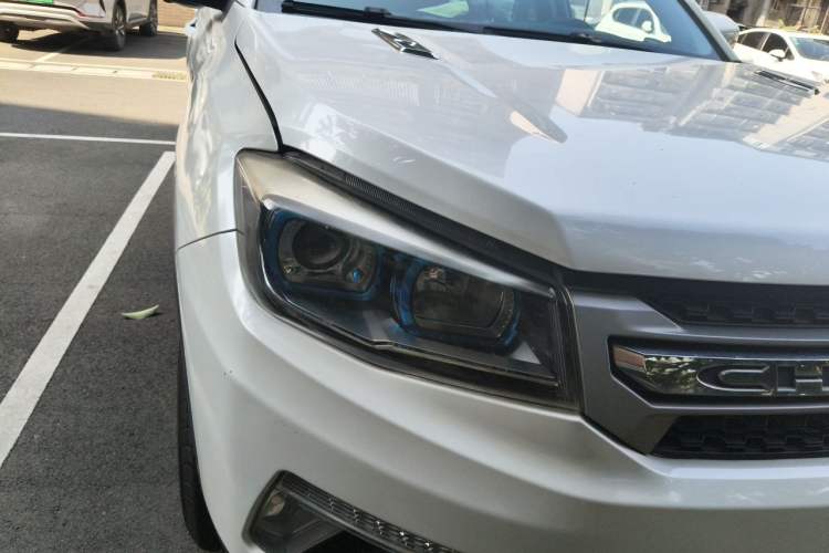 Used CHANGAN CS75 2017 Shangku Edition 1.5T Manual ZhiXiang Model Right Front Headlight