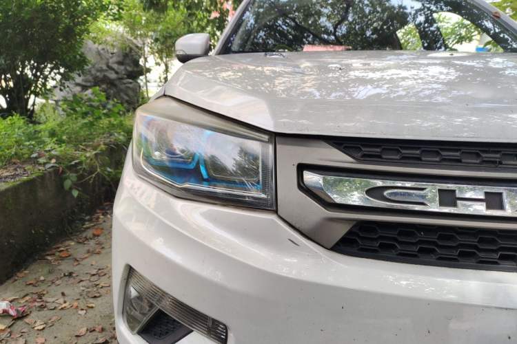 Used CHANGAN CS75 2017 Shangkui Edition 1.5T Manual Enjoyment Model Right Front Headlight