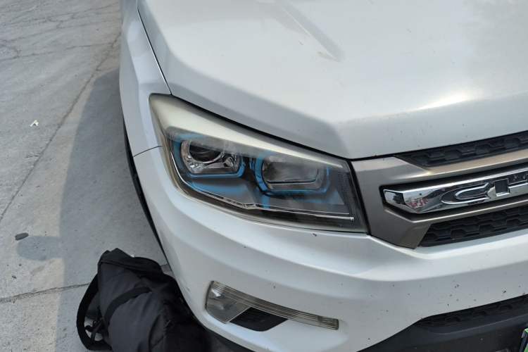 Used CHANGAN CS75 2017 Shangkui Edition 1.5T Manual Enjoyment Model Right Front Headlight