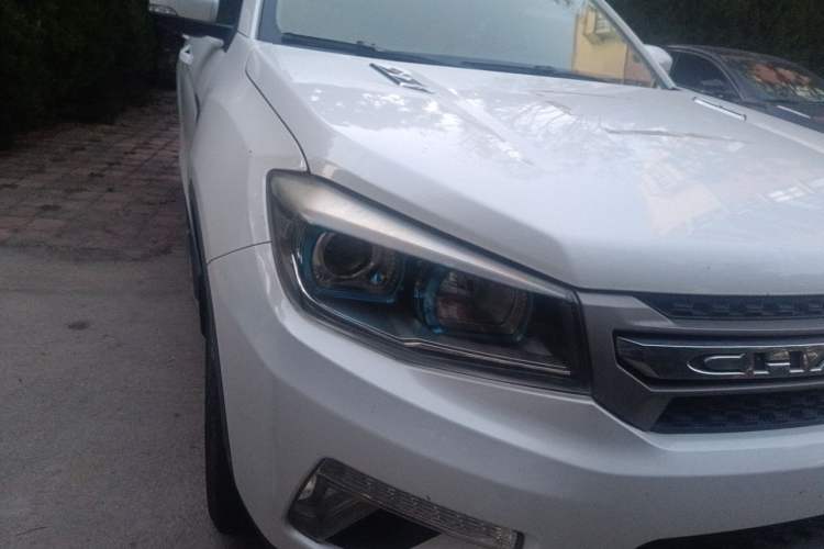 Used CHANGAN CS75 2017 Shangku Edition 1.5T Manual ZhiXiang Model Right Front Headlight