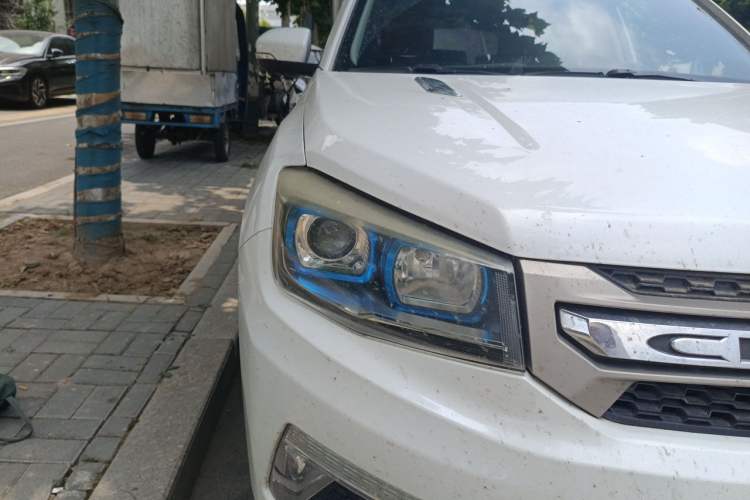 Used CHANGAN CS75 2017 Shangkui Edition 1.5T Manual Fengxiang Model Right Front Headlight