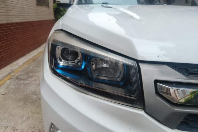 Used CHANGAN CS75 2017 Shangkui Edition 1.5T Manual Enjoyment Model Right Front Headlight