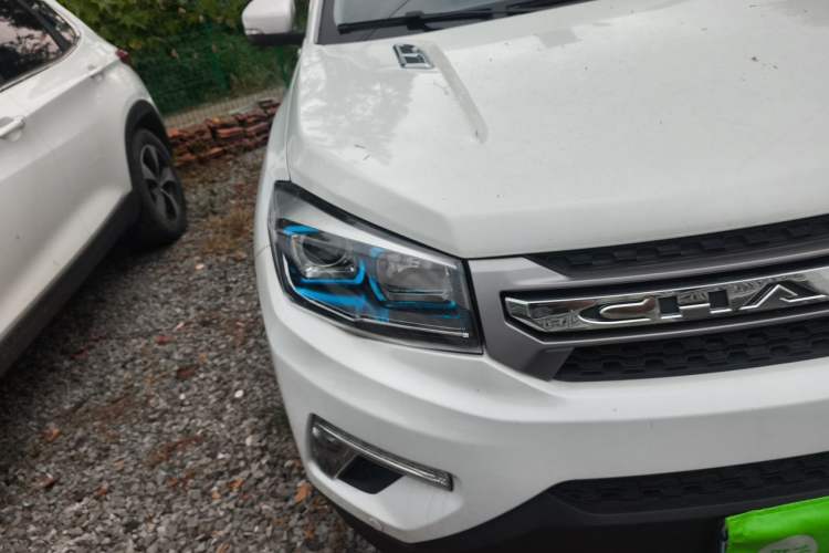 Used CHANGAN CS75 2017 Shangku Edition 1.5T Manual ZhiXiang Model Right Front Headlight