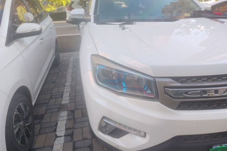 Used CHANGAN CS75 2017 Shangkui Edition 1.5T Automatic Fengxiang Model Right Front Headlight