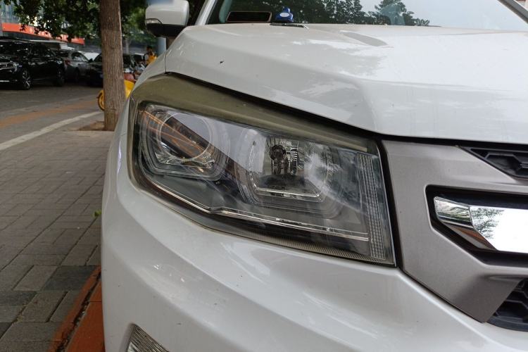 Used CHANGAN CS75 2017 Shangkui Edition 1.5T Automatic Sharp Model Right Front Headlight
