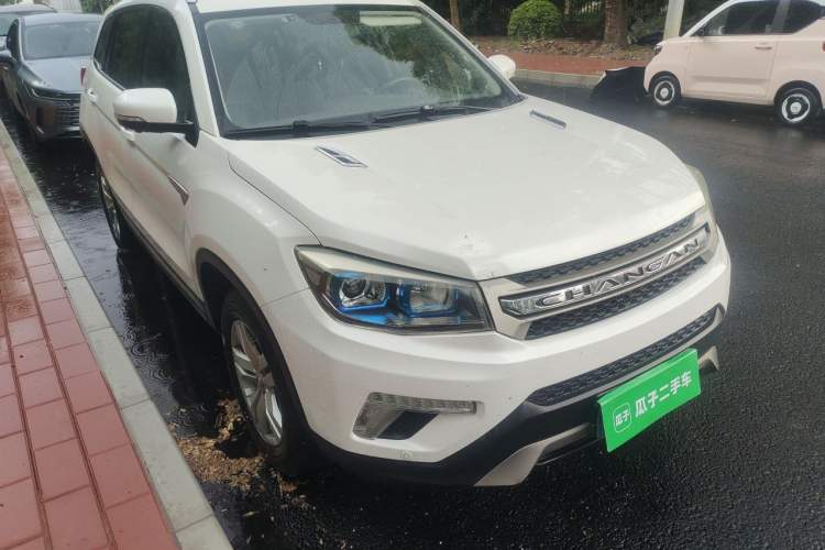 Used CHANGAN CS75 2017 Shangkui Edition 1.5T Automatic Fengxiang Model Right Front Headlight