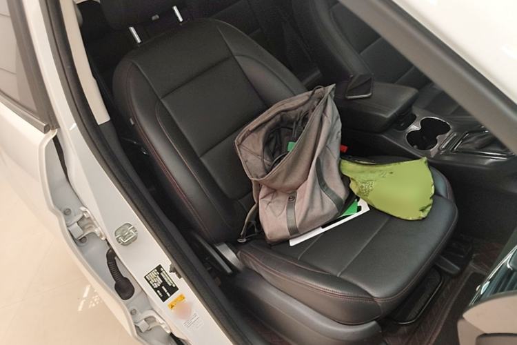 Used CHANGAN CS75 2017 Shangkui Edition 1.5T Automatic Fengxiang Model Right Front Seat