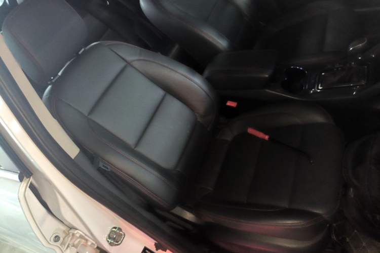 Used CHANGAN CS75 2017 Shangkui Edition 1.8T Automatic All-Wheel-Drive Luxury Model Right Front Seat