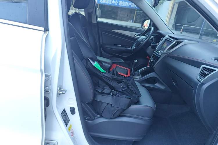 Used CHANGAN CS75 2017 Shangkui Edition 1.5T Manual Fengxiang Model Right Front Seat