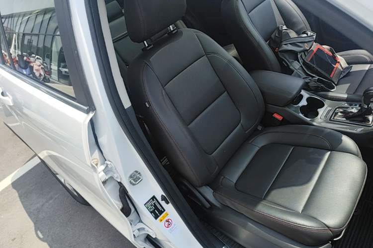 Used CHANGAN CS75 2017 Shangkui Edition 1.5T Automatic Fengxiang Model Right Front Seat