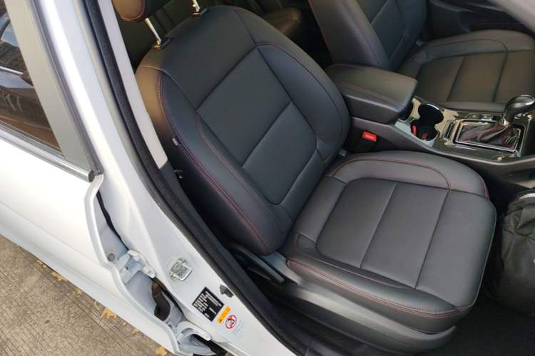 Used CHANGAN CS75 2017 Shangkui Edition 1.5T Automatic Fengxiang Model Right Front Seat