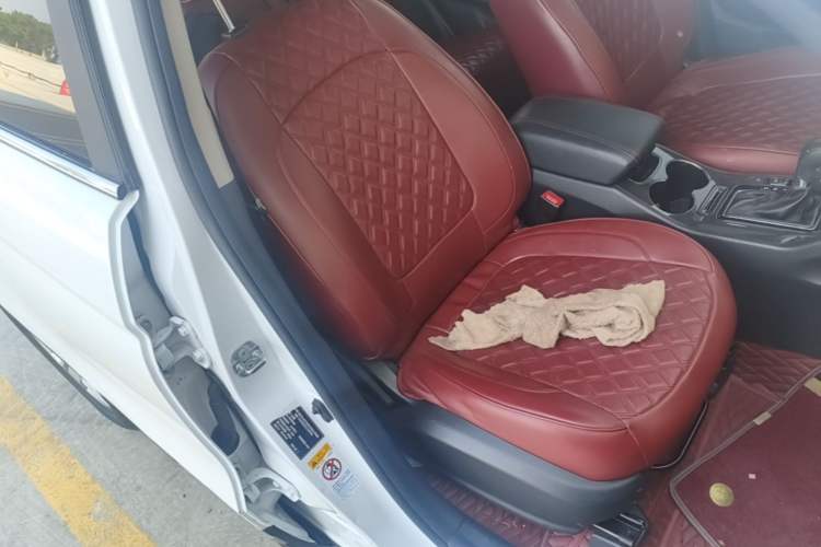 Used CHANGAN CS75 2017 Shangkui Edition 1.5T Automatic Fengxiang Model Right Front Seat
