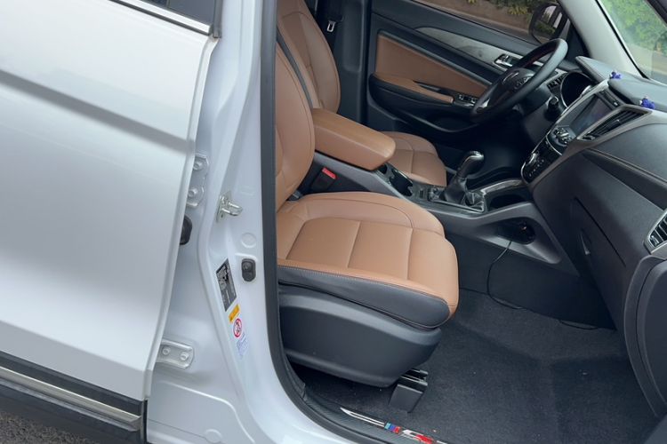 Used CHANGAN CS75 2017 Shangkui Edition 1.5T Manual Fengxiang Model Right Front Seat