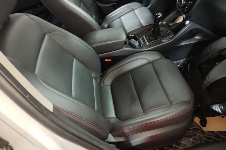 Used CHANGAN CS75 2017 Shangkui Edition 1.5T Manual Fengxiang Model Right Front Seat